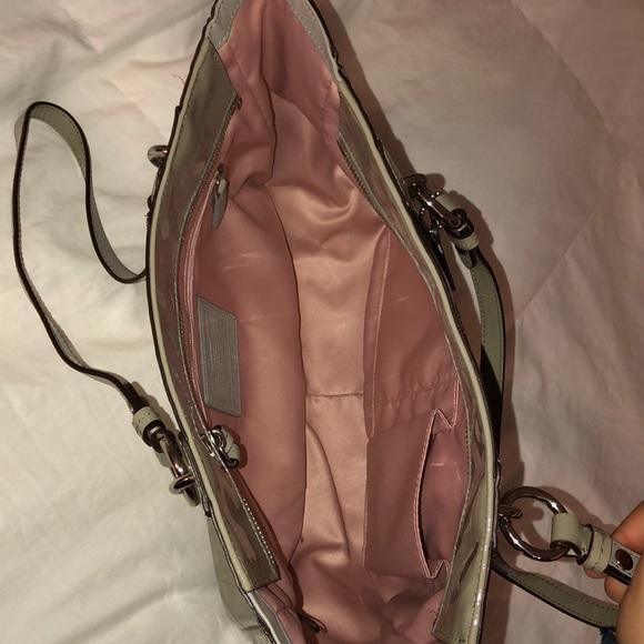 purse - Picture 2 of 3